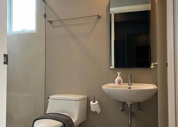 Entire 3bedroom Townhome, Shared Swimming Pool In Sukhumvit, 2927 度假居 曼谷