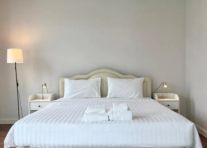 Entire 3bedroom Townhome, Shared Swimming Pool In Sukhumvit, 2927 度假居
