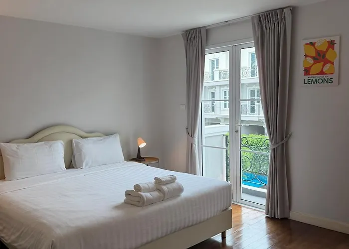 Entire 3bedroom Townhome, Shared Swimming Pool In Sukhumvit, 2927 度假居