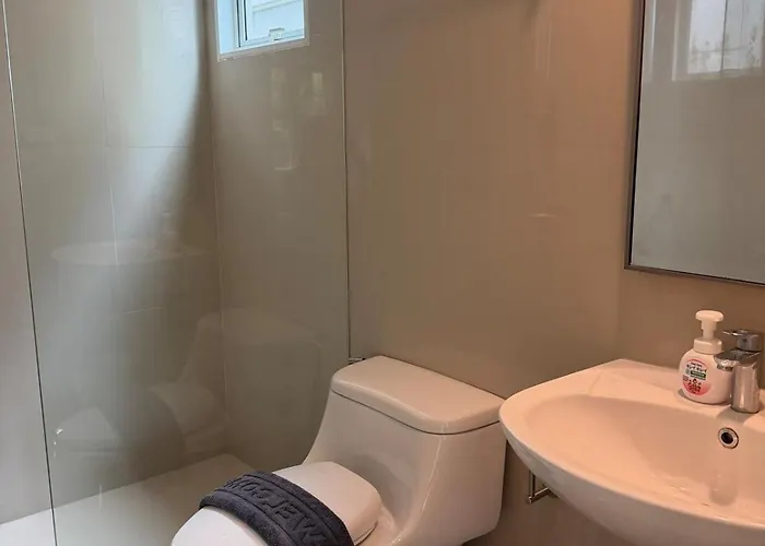 Entire 3bedroom Townhome, Shared Swimming Pool In Sukhumvit, 2927 度假居