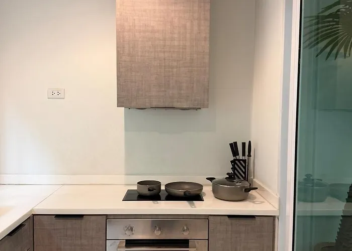 Entire 3bedroom Townhome, Shared Swimming Pool In Sukhumvit, 2927 * 曼谷