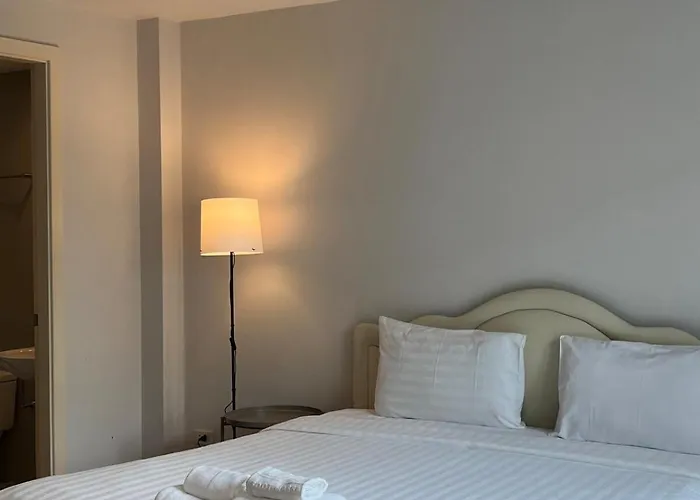 Entire 3bedroom Townhome, Shared Swimming Pool In Sukhumvit, 2927 度假居 *