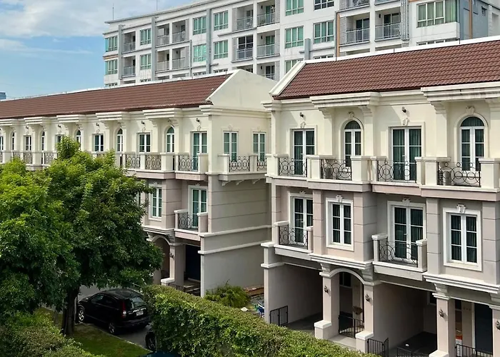 Entire 3bedroom Townhome, Shared Swimming Pool In Sukhumvit, 2927 度假居