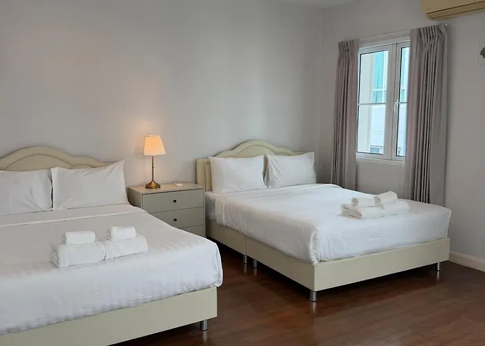 Entire 3bedroom Townhome, Shared Swimming Pool In Sukhumvit, 2927 度假居 *